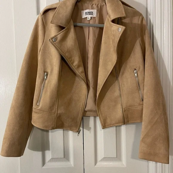 BB Dakota Tan Faux Suede Large Size Moto Jacket with Two Zippered Pockets - Picture 7 of 8